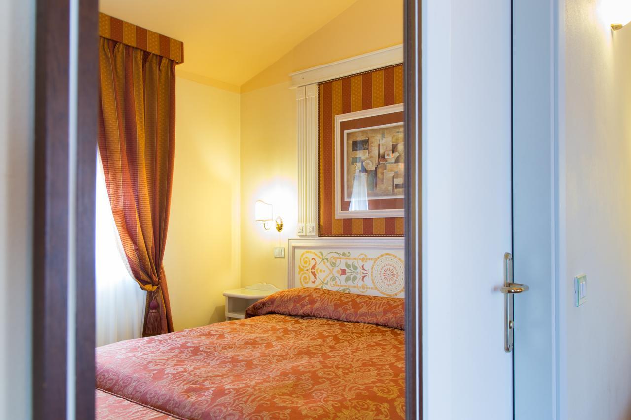 Hotel Tuder Todi Exterior photo